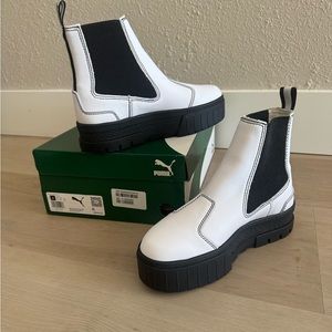Never worn Puma Chelsea Mayze high top sneaker